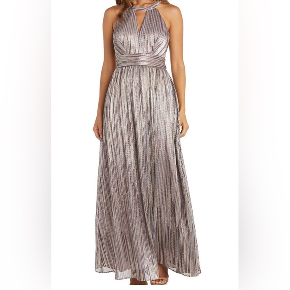 Plus Dress - Picture 6 of 8